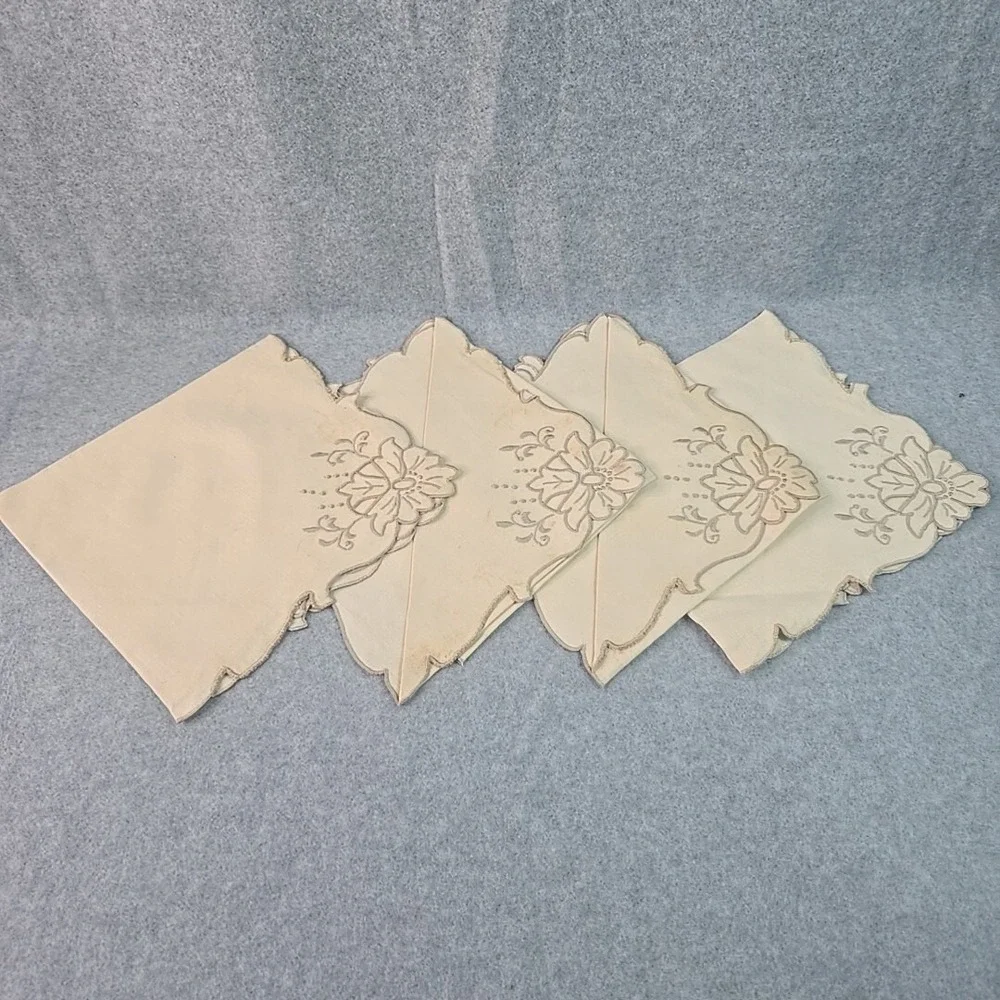 Vtg Embroidered Floral Heirloom Napkins Victorian‎ Luncheon Cream French Country